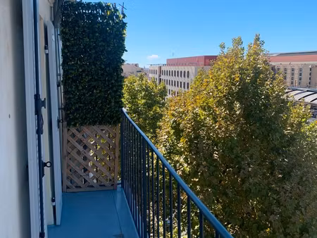 t3 rénové et meublé de 70m² avec balcon