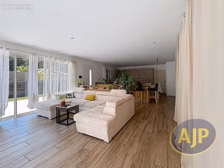 maison 6 pièces 144 m²
