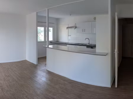 location appartement - 790