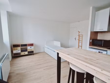 studio meublé terrasse