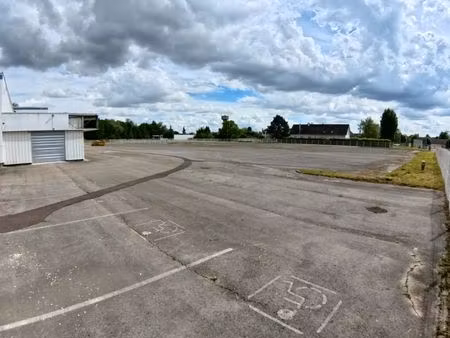terrain 5000 m2 goudronné