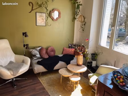 charmante maison de village de 4 à 7 chambres avec un incroyable potentiel de chambres d'h