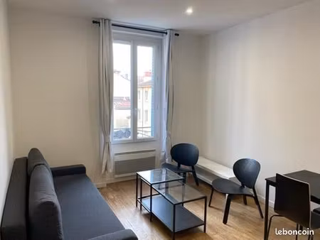 t2 meublé au coeur du 7ème idéal célibataire ou jeune couple
