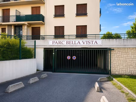 parking/box 13 m² l estaque