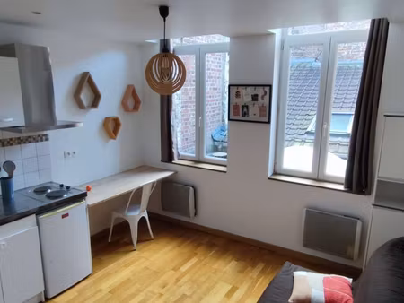 ◊ studio meublé 16m² – centre valenciennes – 1er étage – sans frais d’agence ◊