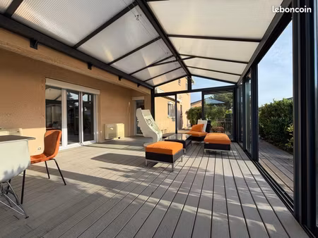 maison 4 chambres 165 m2 à louer proche de tous commerces, collège et école