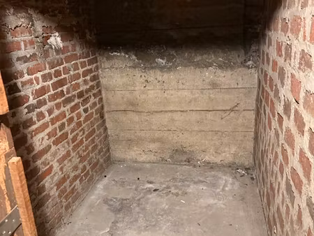 cave rue chevreul suresnes facile d'accès et saine. +/-5m2