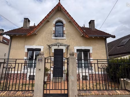 maison de caractère 120m2 - terrain 1000m2 - chateauroux quartier hippodrome