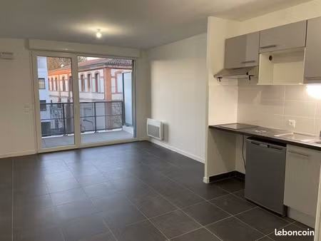 studio 1 pièce 27 m²