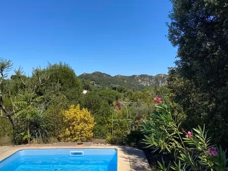 un lieu préservé sur les hauteurs d'anduze