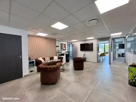 bureaux 152 m² frejus