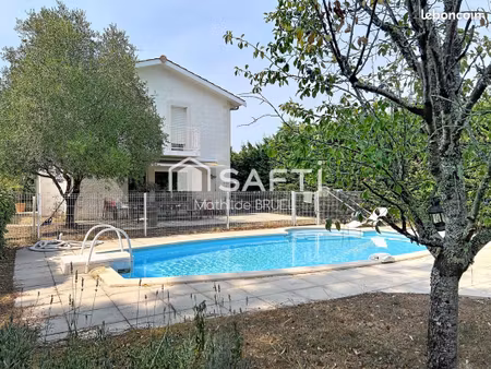 propriété 6 pièces 133 m²