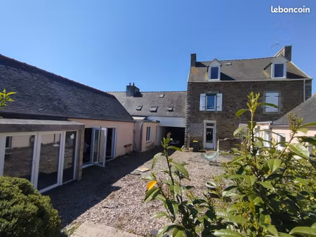 propriétés avec dépendances, possibles 6 logements, 140 m2 déjà habitable, secteur baie de
