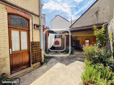 immeuble 10 pièces 269 m²