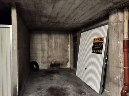 emplacement parking moto/vélo ouvert