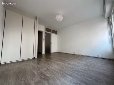 studio 1 pièce 26 m²