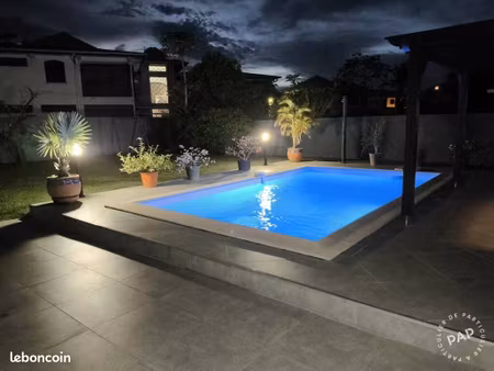 maison rénovée avec piscine à acquérir