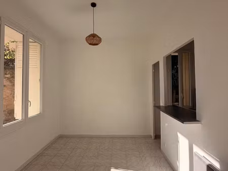 appartement 35 m² rénové – rdc côté jardin – 710 cc