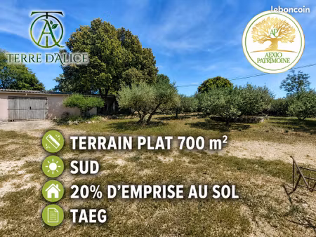 terrain 700 m² flassans-sur-issole