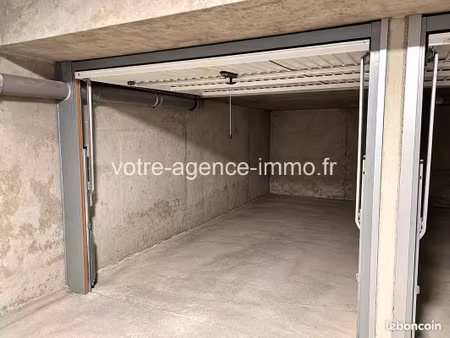 parking/box 1 pièce nice
