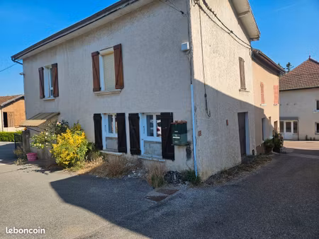 location maison meublée 105m2 avec cour