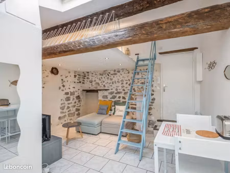 studio étudiant cosy - mezzanine & velux - hypercentre toulon - toutes charges comprises
