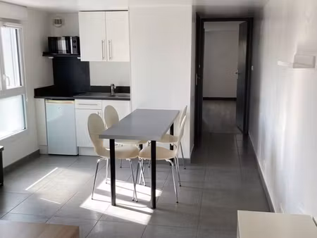 t2 meublé de 35m² à cholet (quartier st pierre) - libre le 21 août 2026
