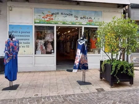 cession droit au bail – belle boutique 125 m² – centre-ville albertville – 20 000