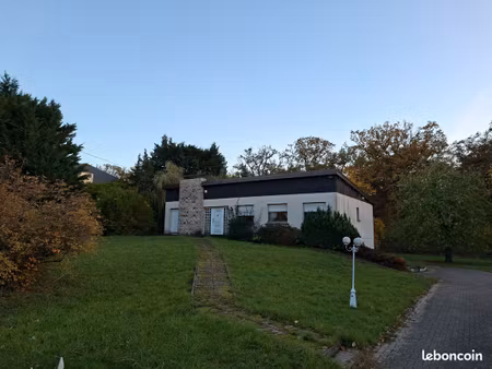 charmante maison familiale des années 1960 avec grand terrain arboré de 5 000 m²