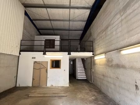 local 130 m2
