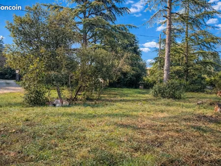 terrain 700 m² saint maximin la sainte baume