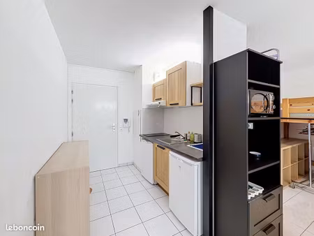 studio 1 pièce 33 m²