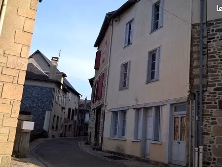 immeuble 165 m² uzerche