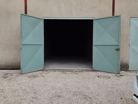 location garage 54 m2