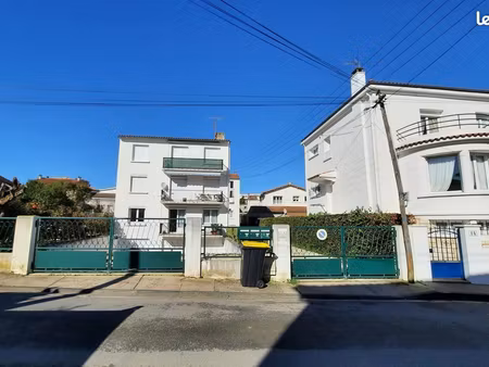 loue apprtement à l'année, meublé, t3, 66 m2, garage, royan très bien situé proche marché 