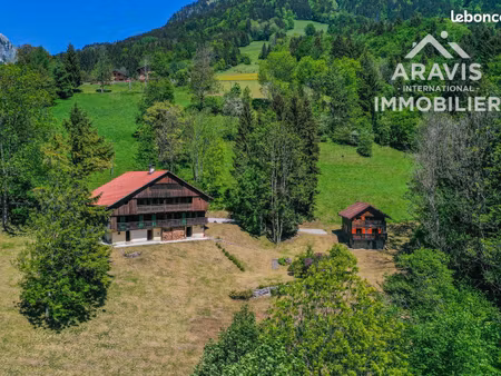 maison 17 pièces 272 m²