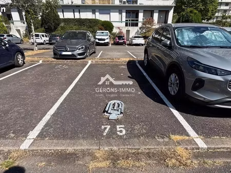 parking/box 10 m² nantes