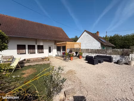 maison à lays sur le doubs