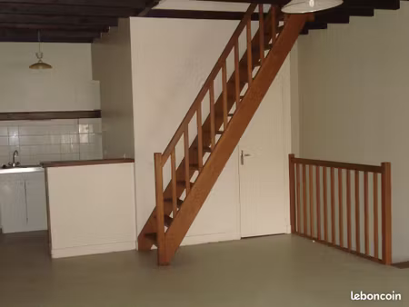 appartement f2, 1er étage