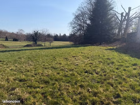 vend beau terrain à bâtir avec cu -1750m2