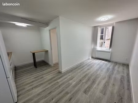 f2 de 34m² secteur cathédrale, proche fac et école de design