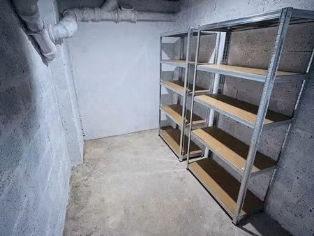 cave 6 m² – sécurisée & lumineuse – proche gare