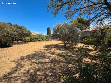 à vendre – terrain constructible viabilisé à vedène (secteur cimetière)