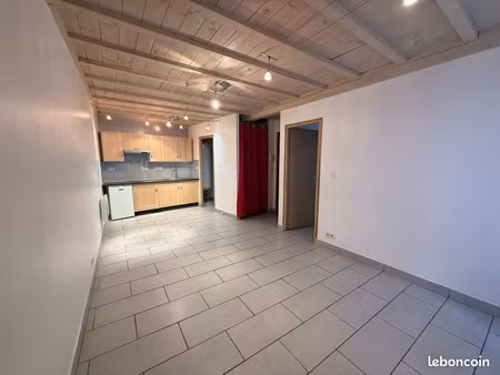 loue t2 refait à neuf de 38 m2 proche cadelade le puy