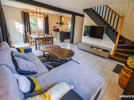 maison individuelle meublée 90 m² – 3 chambres – jardin 600 m² – garage