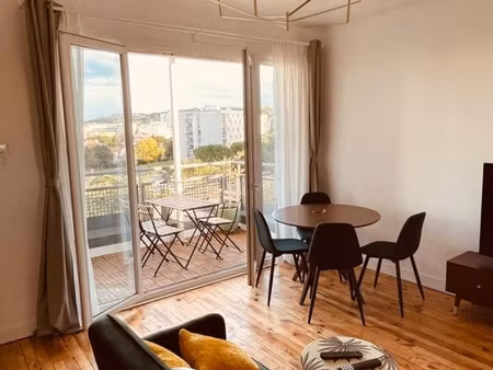 t4 meublé 74 m² entièrement rénové — colocation 3 personnes ?