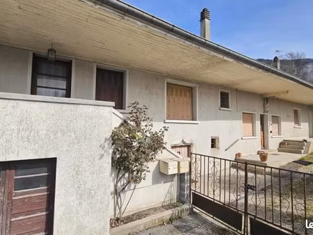 immeuble 122 m² cusy