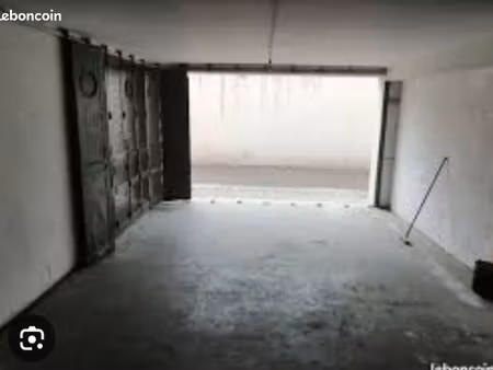 loue garage 40m2