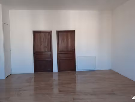 appartement 3 pièces 60m ² matha centre ville