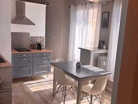 location grand studio meublé avec balcon, toulon centre, secteur université